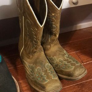 Size 7 western boots